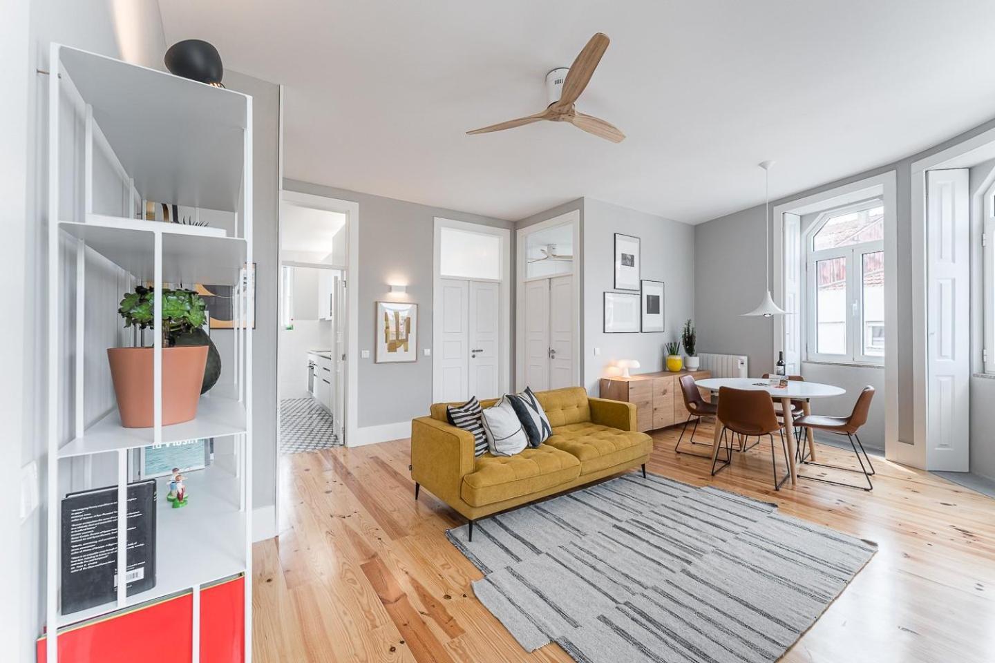 Guestready - Colorful Apt Near Agosto Station Porto Buitenkant foto