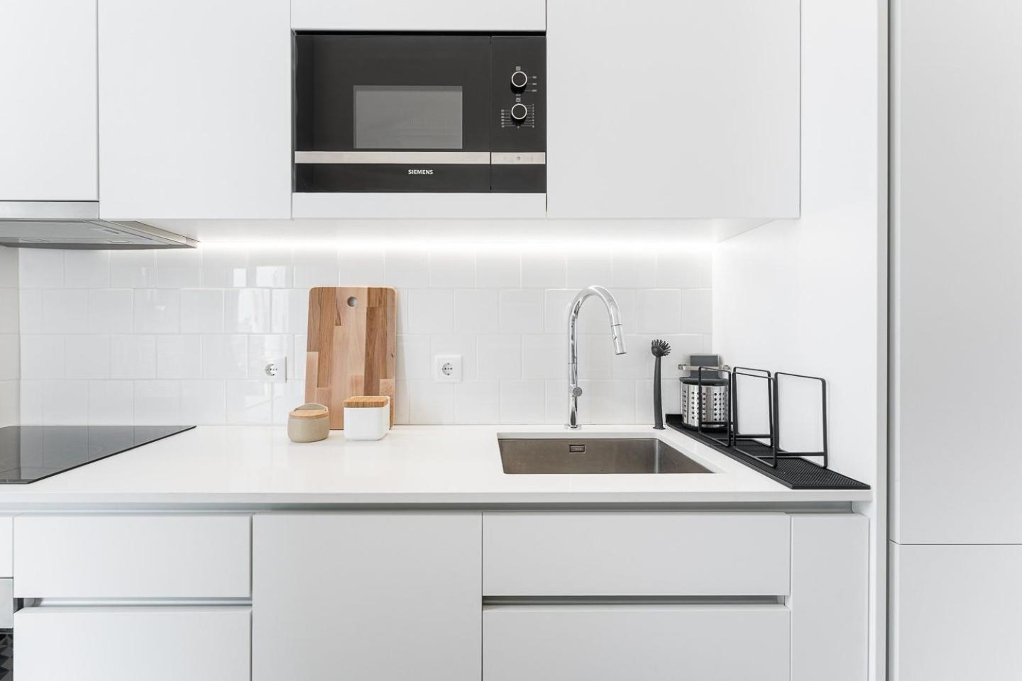Guestready - Colorful Apt Near Agosto Station Porto Buitenkant foto