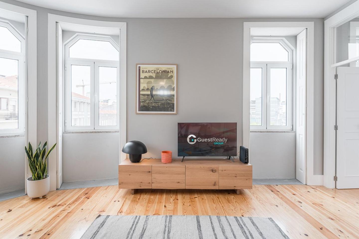 Guestready - Colorful Apt Near Agosto Station Porto Buitenkant foto