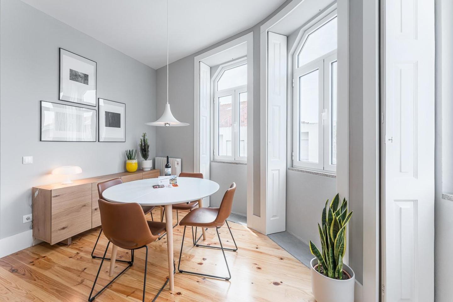 Guestready - Colorful Apt Near Agosto Station Porto Buitenkant foto