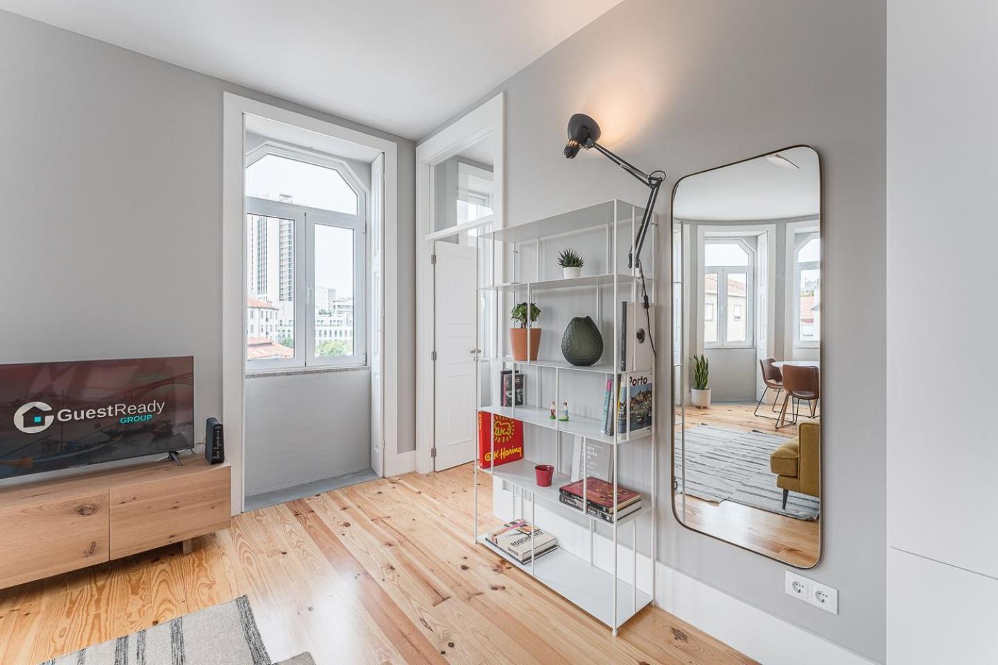 Guestready - Colorful Apt Near Agosto Station Porto Buitenkant foto